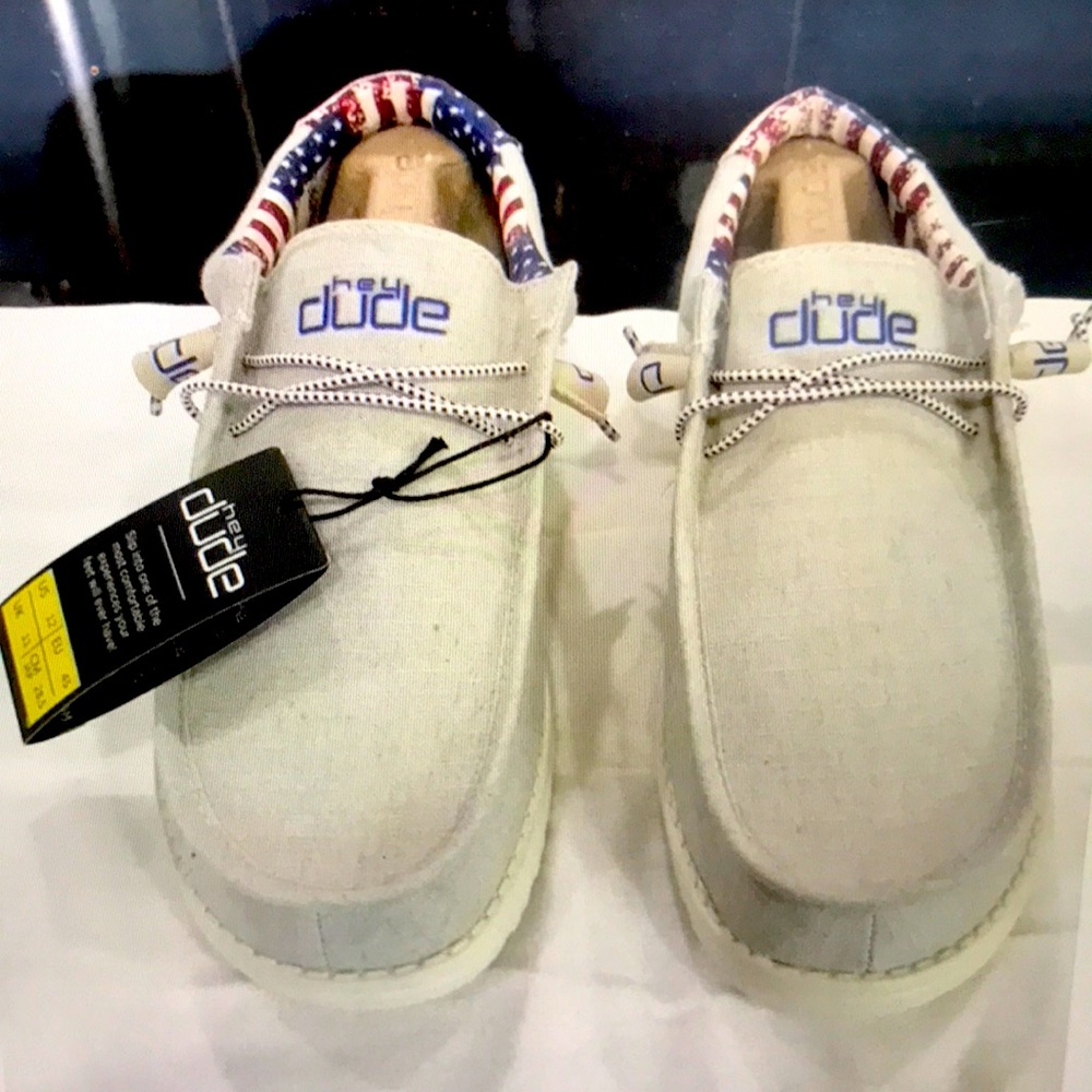 NIB Hey Dude Wally Off White Patriotic Flag Size 12